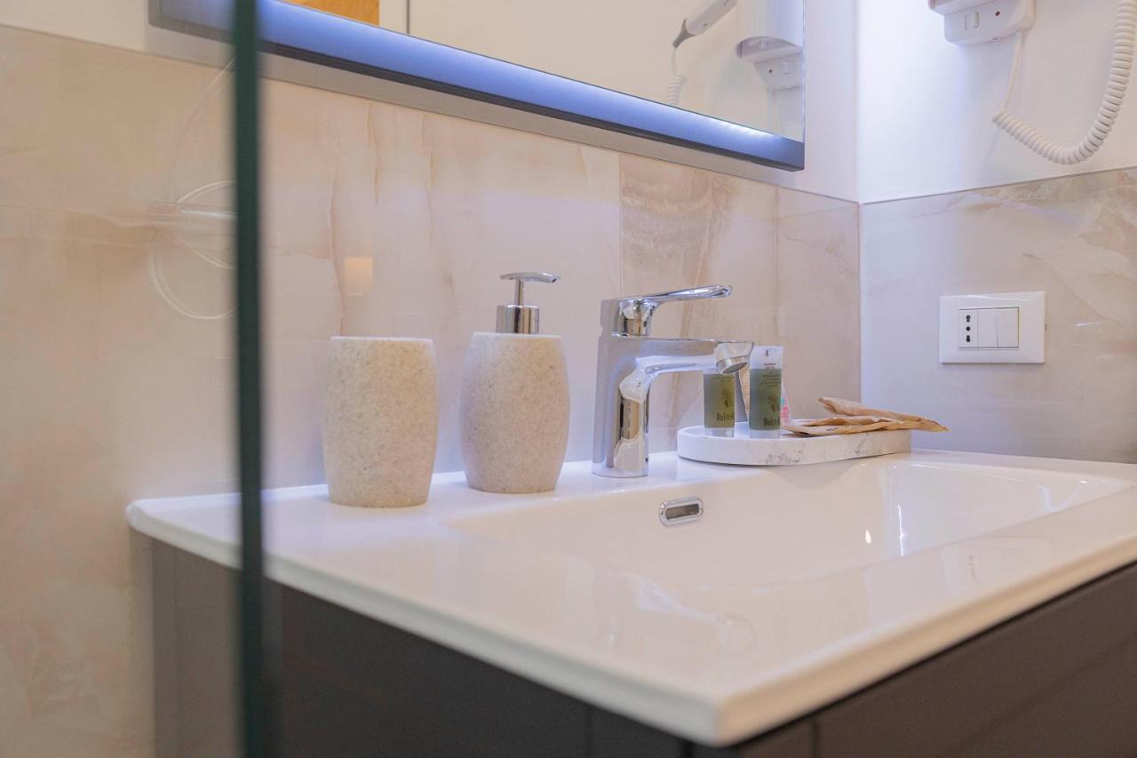 Crys: Rooms, Holiday, Business Verona Buitenkant foto